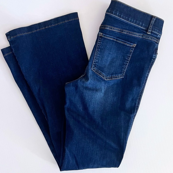 Spanx "Flare" Pull-On Jeans — Midnight Wash — Size XL (EUC) - Picture 4 of 5